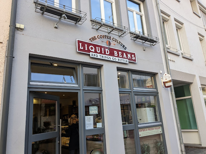 Eingang des Liquid Beans Cafés in der Innenstadt von Bietigheim-Bissingen